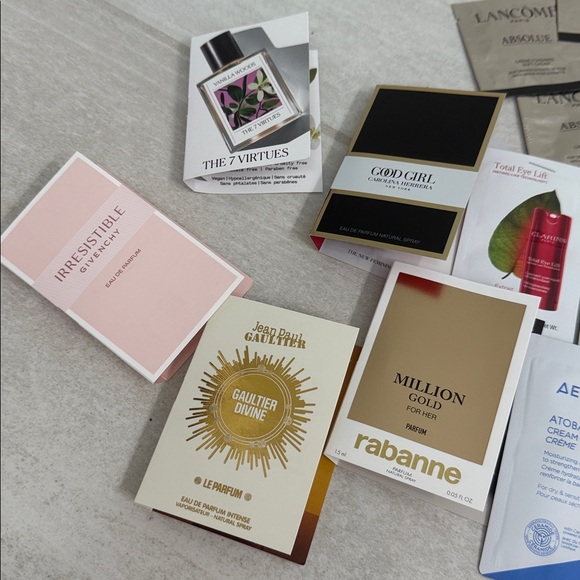 Assorted Beauty Sample Set - Picture 9 of 11